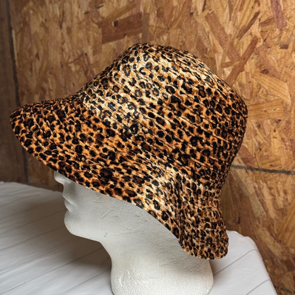VTG Leopard Animal Print Fleece Bucket Hat Y2K Diva Edgy Hipster Streetwear Cap